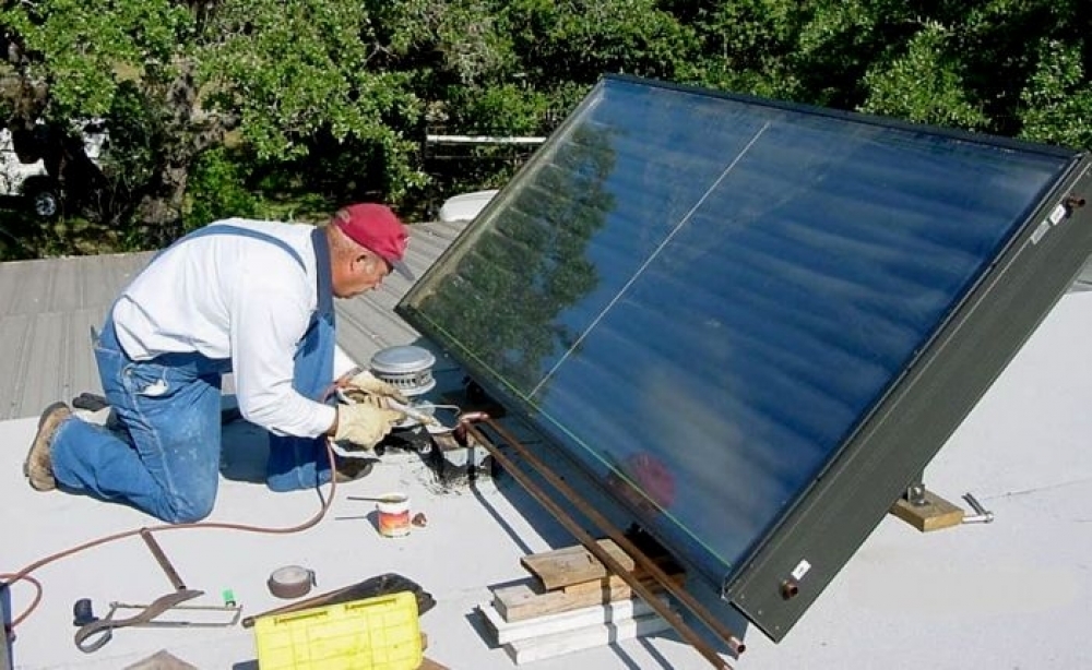 Τεχνική υποστήριξη - service σε ηλιακό θερμοσίφωνα